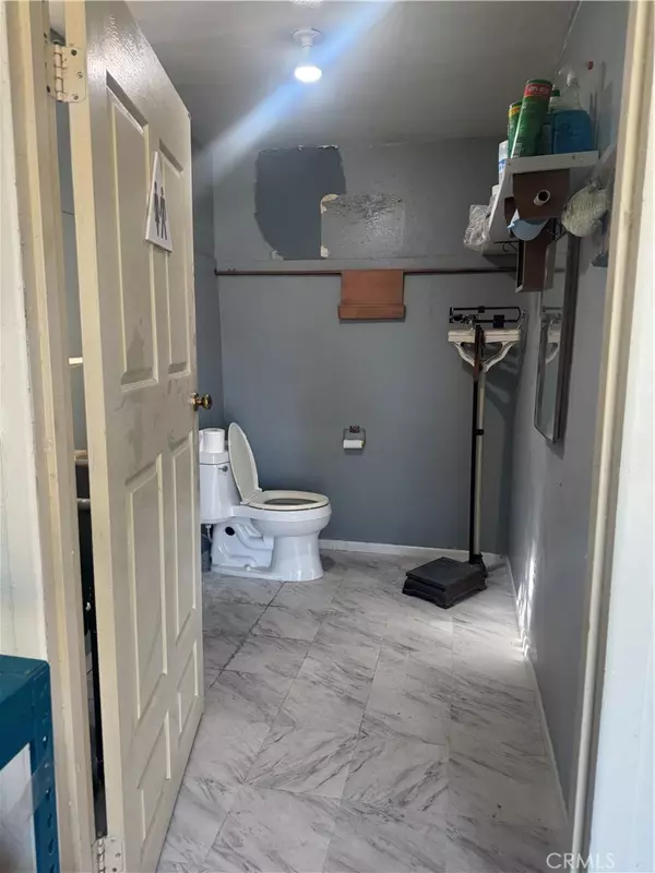 Santa Ana, CA 92701,120 N Hathaway