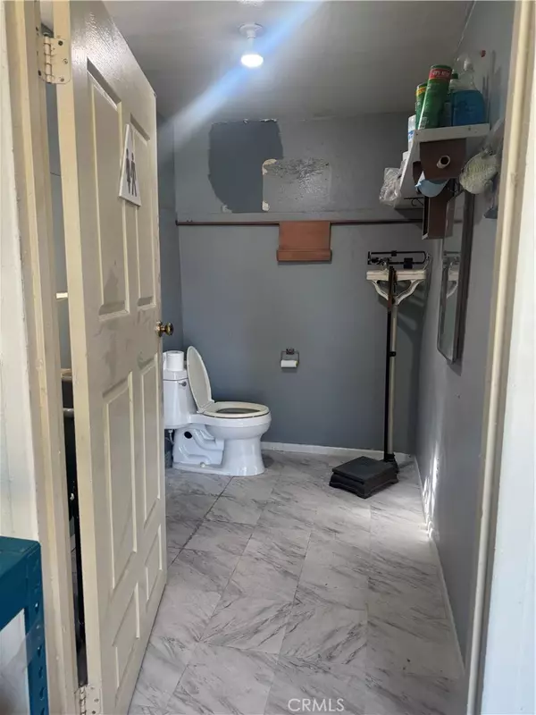 Santa Ana, CA 92701,120 N Hathaway