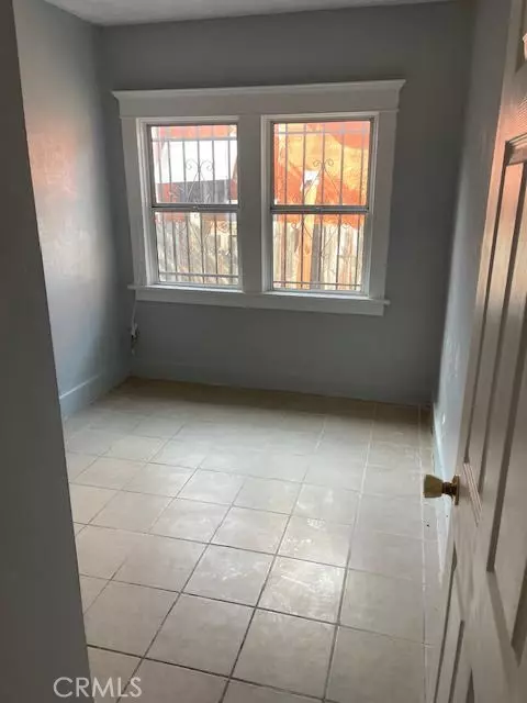 Los Angeles, CA 90011,288 E 43rd