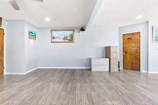 Whittier, CA 90606,7840 Pioneer BLVD