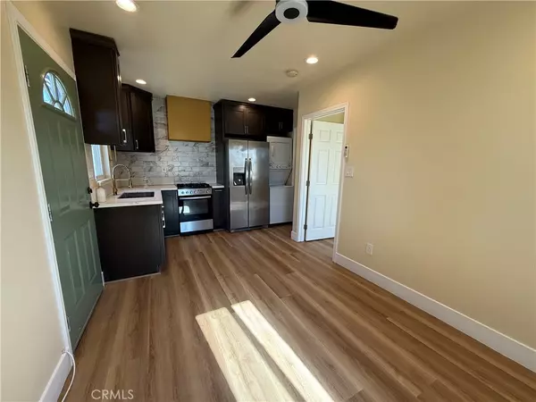 Bellflower, CA 90706,10481 1/2 Nava ST