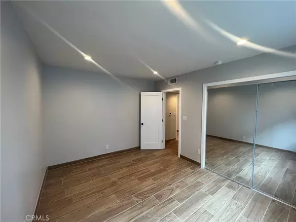 Van Nuys, CA 91405,13425 Vanowen #1