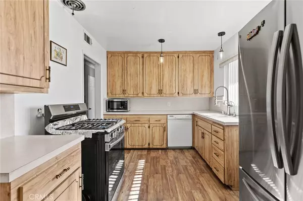 Rialto, CA 92376,340 E Shamrock