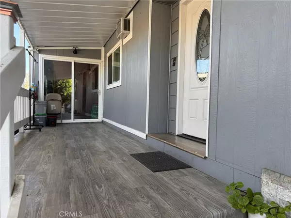 Santa Ana, CA 92704,227 Palos Verdes DR