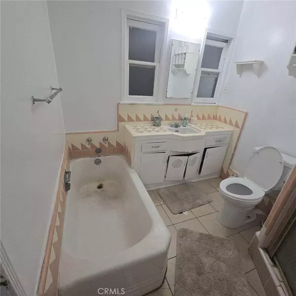 South Gate, CA 90280,9505 Bryson