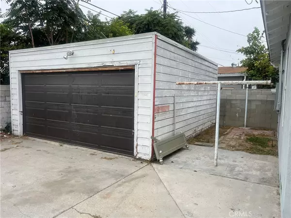 Compton, CA 90220,350 W Poplar