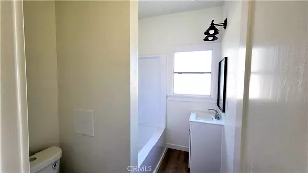 Long Beach, CA 90813,973 N Park #5