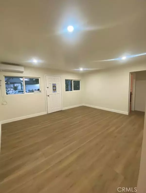 Compton, CA 90220,304 W Elm