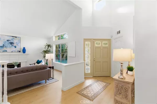 Santa Clarita, CA 91350,28360 Easton LN