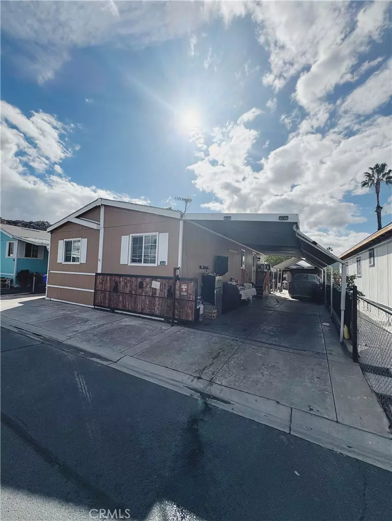 Riverside, CA 92509,3825 Crestmore Rd #414