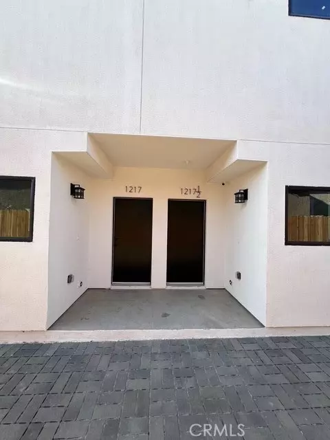 Los Angeles, CA 90011,1217 E 22nd St ST