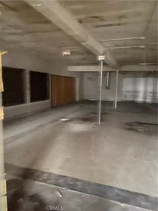 Compton, CA 90221,603 S Long Beach