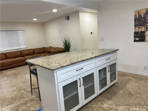 Downey, CA 90242,8111 Cheyenne