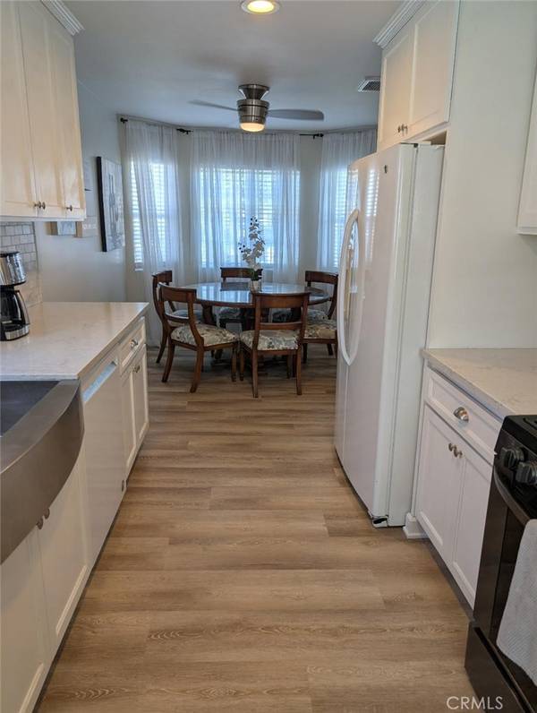 Downey, CA 90241,8712 Fontana