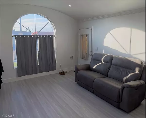 Los Angeles, CA 90043,6306 5th AVE