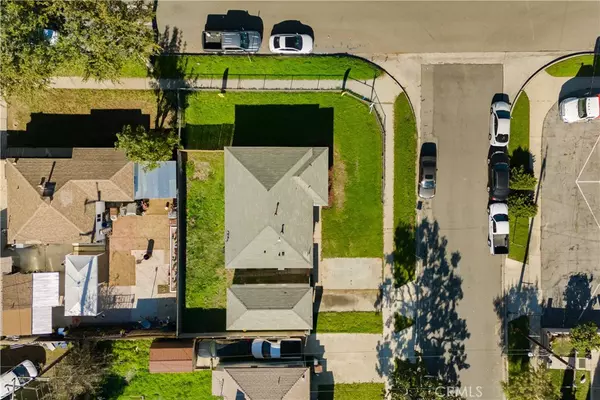 Los Angeles, CA 90059,2117 N Keene