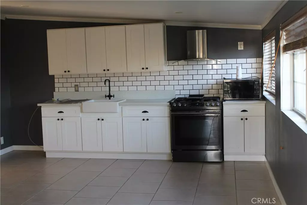 Covina, CA 91722,515 N Armel