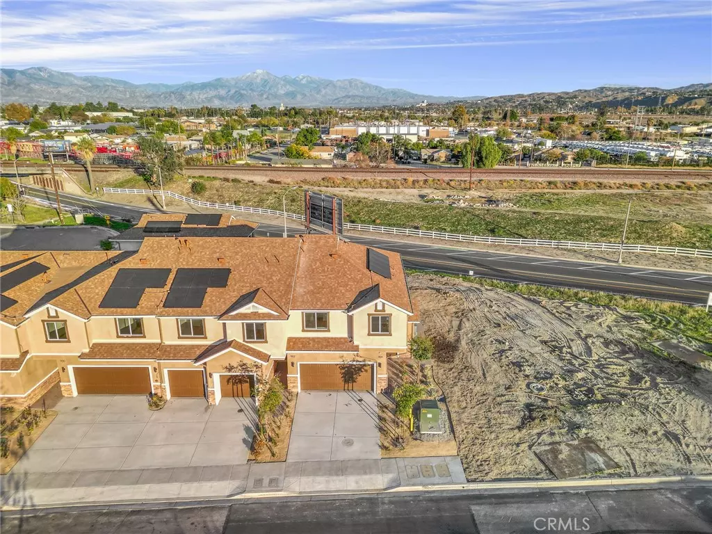 Colton, CA 92324,904 Hert St