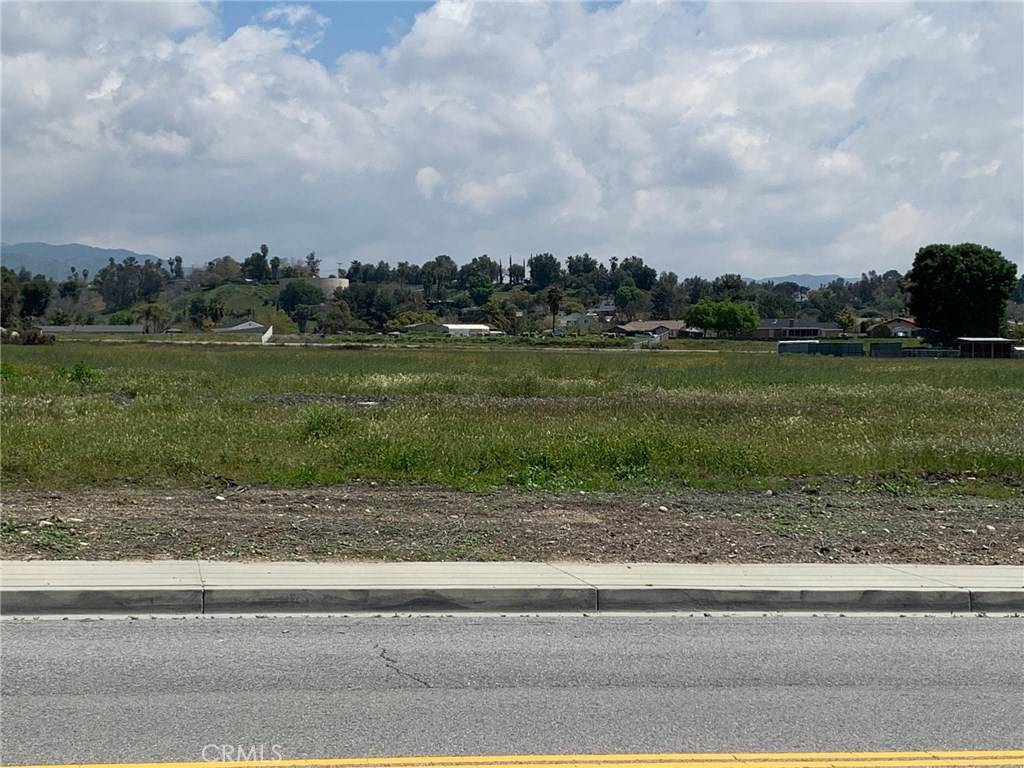 Yucaipa, CA 92399,0 12th Street