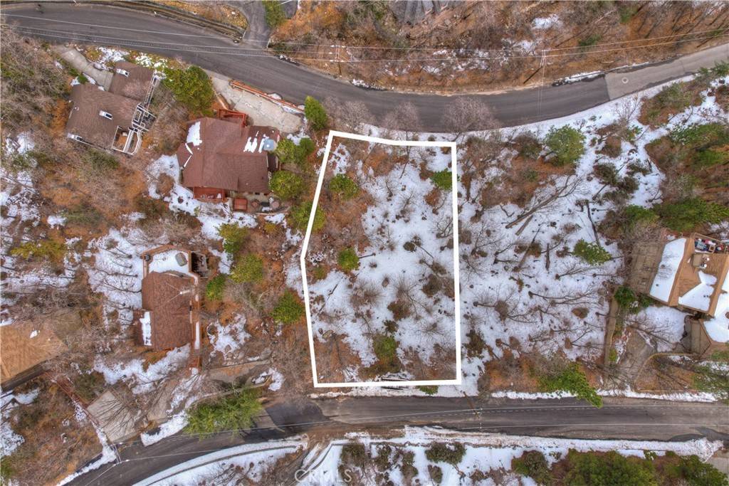 Lake Arrowhead, CA 92352,853 Talisman LN