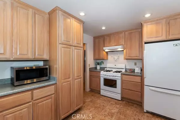 Fawnskin, CA 92333,39254 Cedar Dell RD