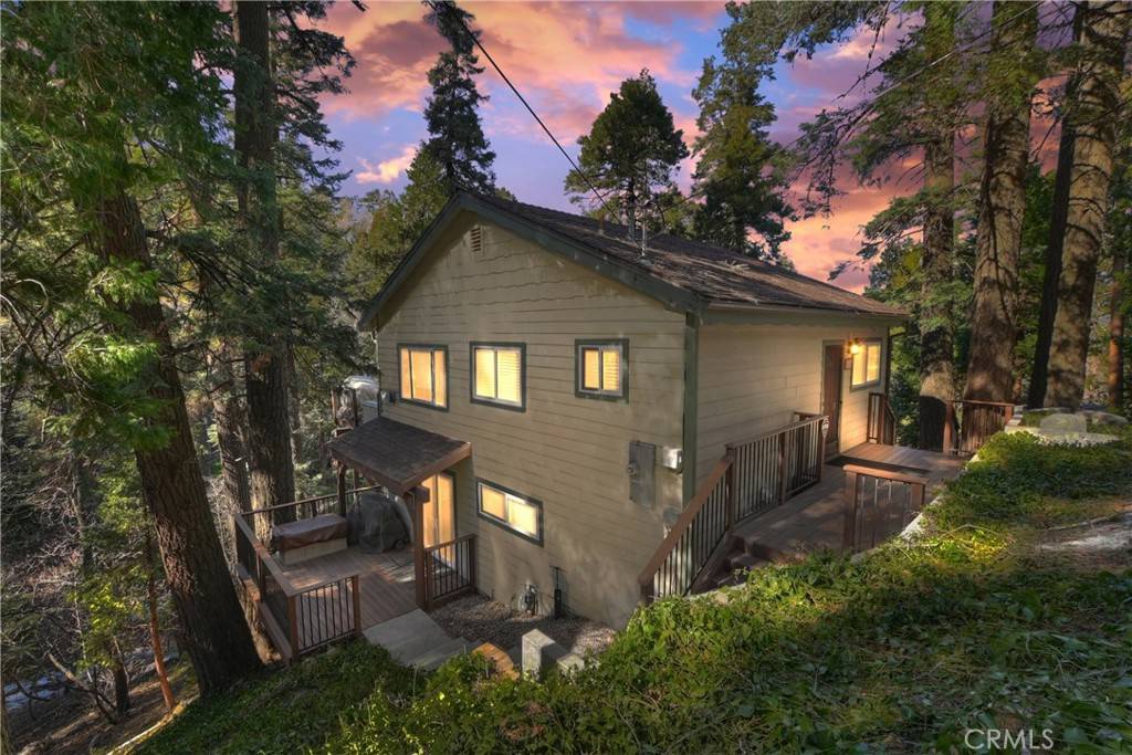 576 Kuffel Canyon RD, Lake Arrowhead, CA 92352