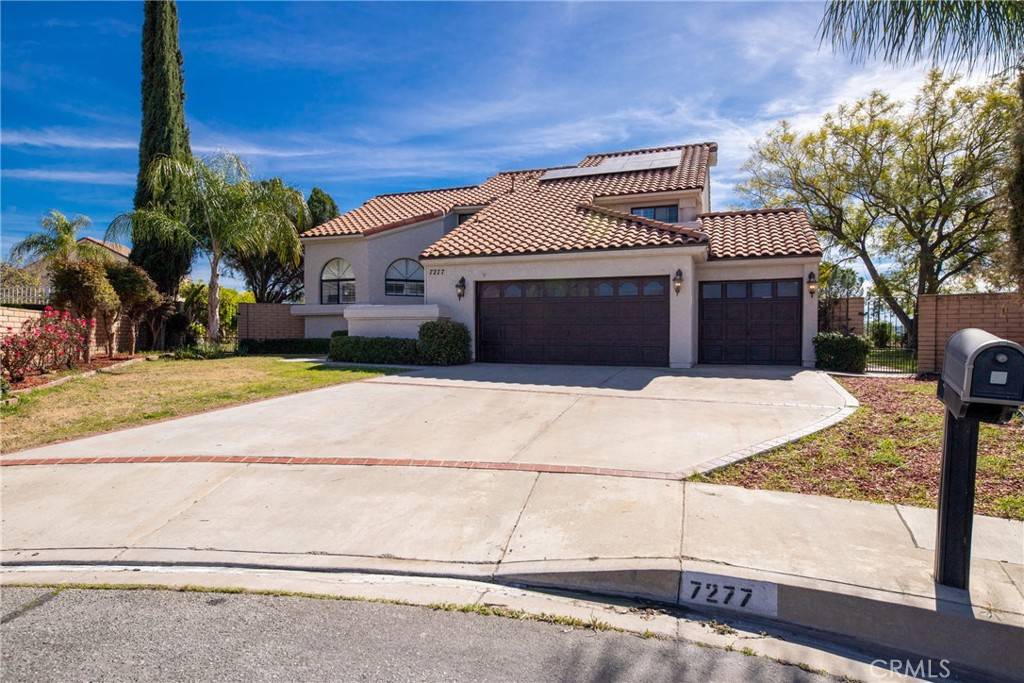7277 Leedom DR, Highland, CA 92346