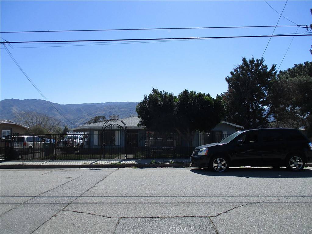 Banning, CA 92220,578 E George ST