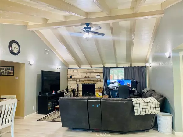 Crestline, CA 92325,194 Weisshorn DR