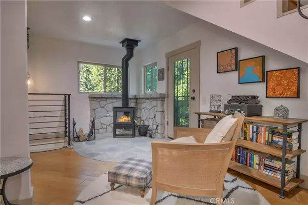 Twin Peaks, CA 92391,26151 Lake Forest DR