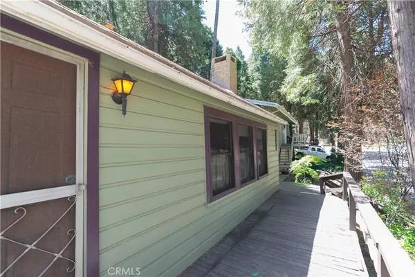 Crestline, CA 92325,23651 Shady LN