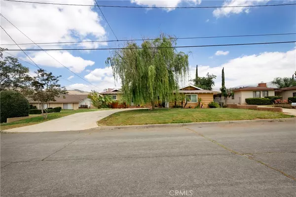Yucaipa, CA 92399,11757 Peach Tree CIR