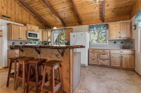 Big Bear Lake, CA 92315,41625 Thrush CT