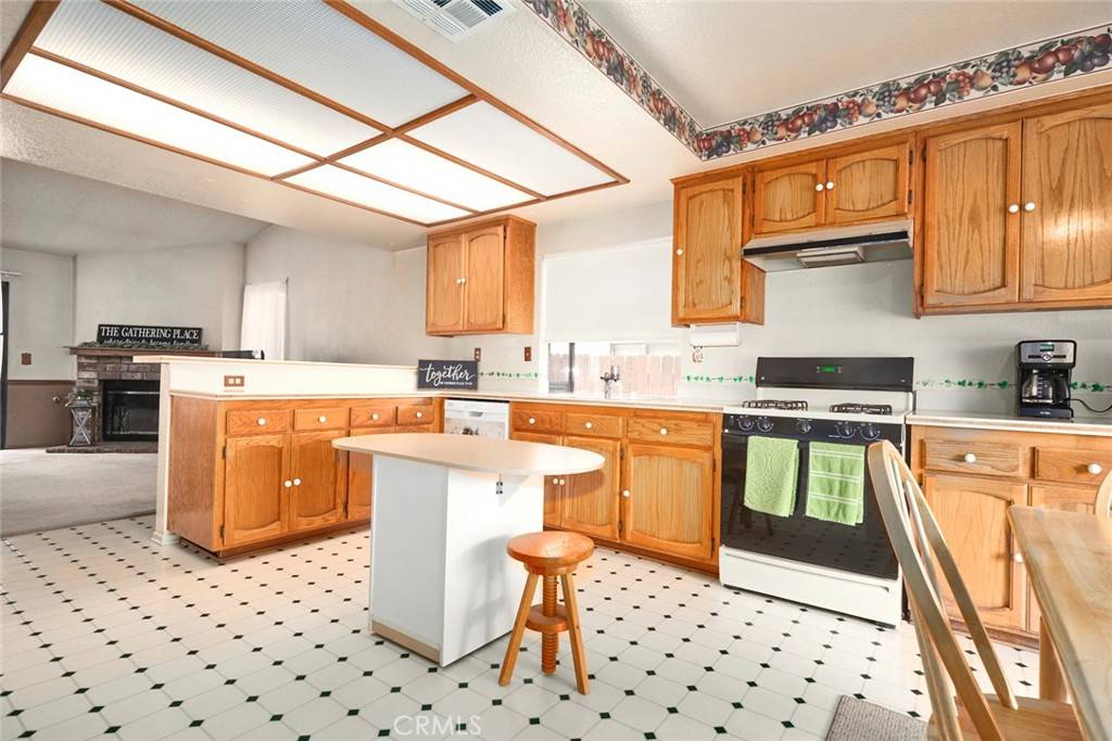 Hesperia, CA 92344,8624 Valley View DR