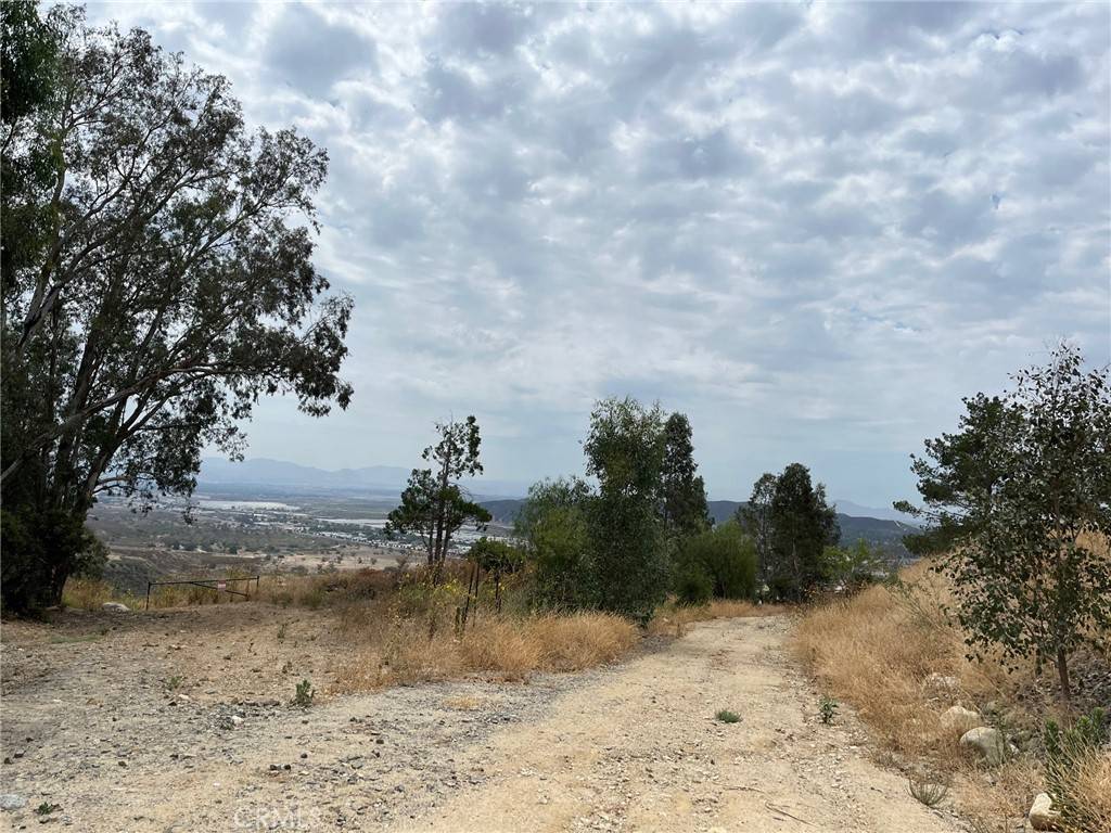 San Bernardino, CA 92407,1244 Knoll ST
