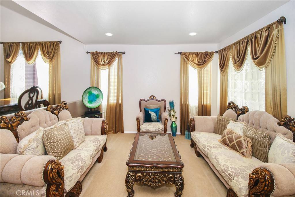 Hesperia, CA 92344,9351 Creosote Ave
