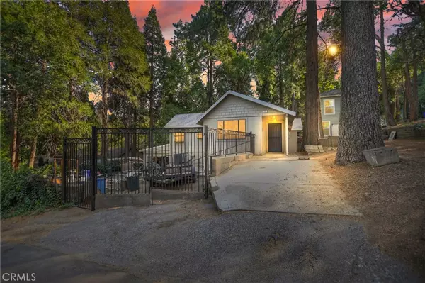 741 Big Oak RD, Crestline, CA 92325