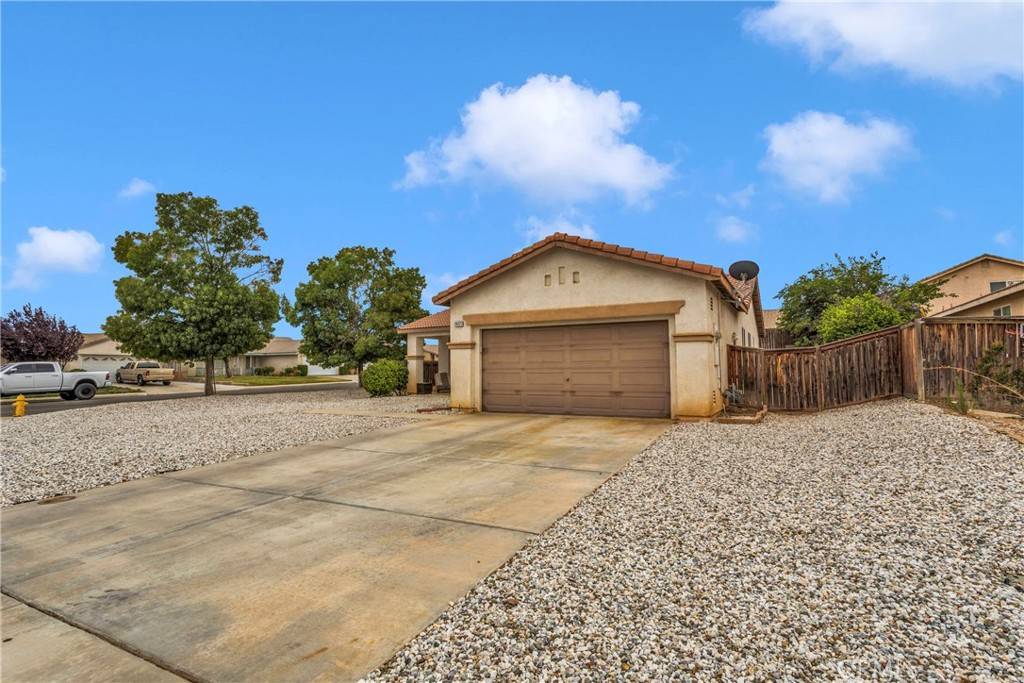 Hesperia, CA 92344,14471 Cedar ST