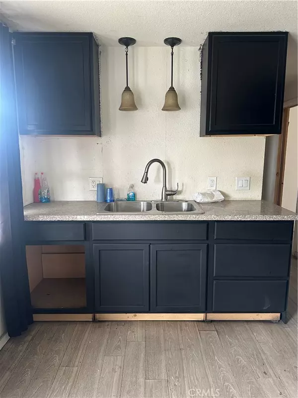 Fontana, CA 92335,16843 Fontlee LN