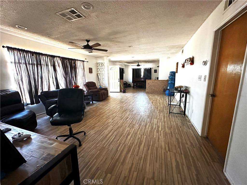 Victorville, CA 92395,14822 Rodeo DR
