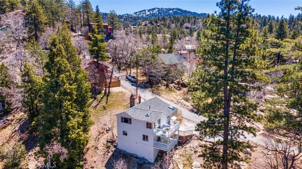 Running Springs, CA 92382,32894 Upper Boulder RD