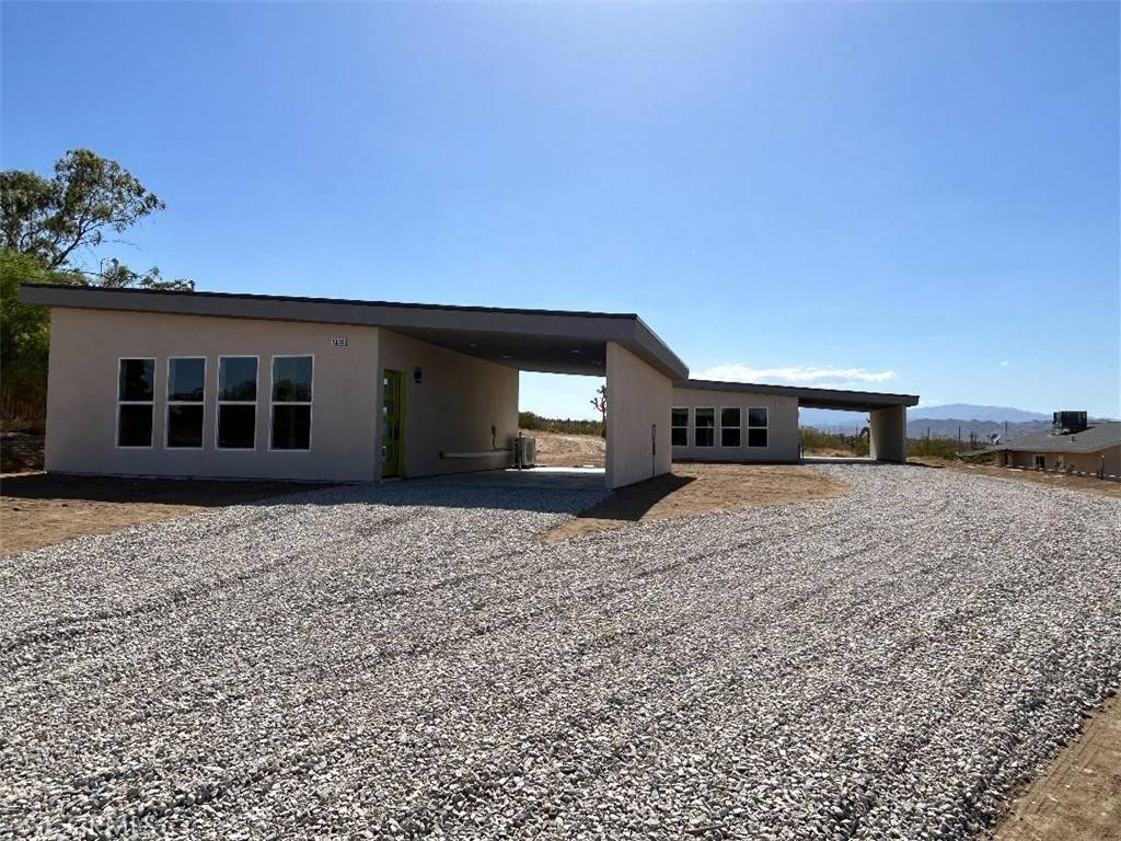 Joshua Tree, CA 92252,7374 Olympic RD