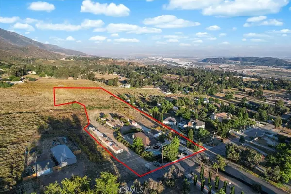 Devore, CA 92407,825 Woodlawn AVE