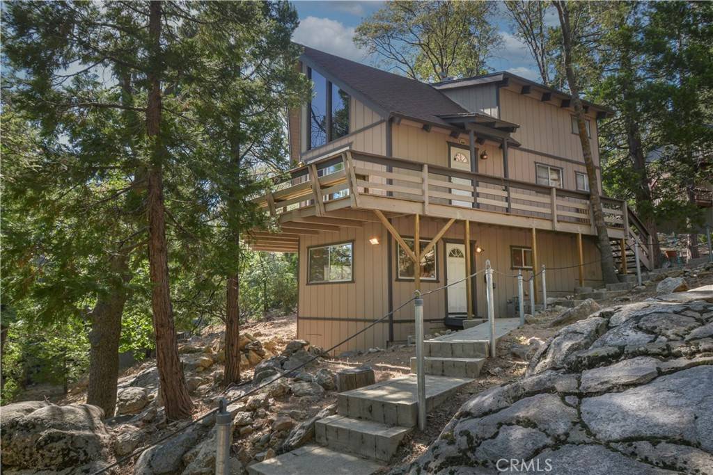324 Pioneer RD, Lake Arrowhead, CA 92352