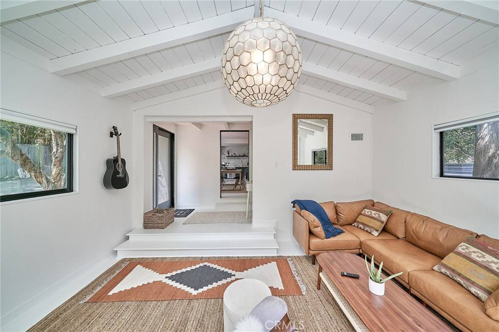 Los Angeles, CA 90046,8457 Ridpath DR