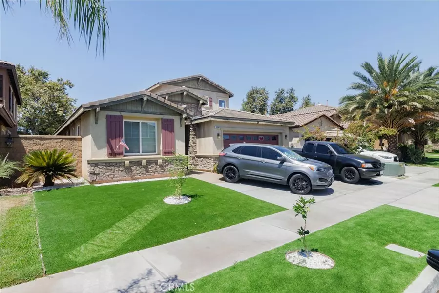 10988 White Oak LN, Fontana, CA 92337