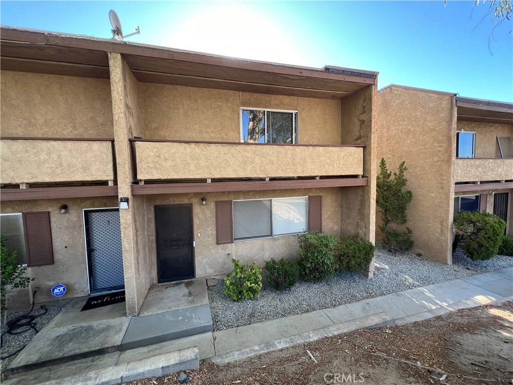 14299 La Paz DR #6, Victorville, CA 92395