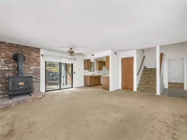 Sanger, CA 93657,7277 Coyote Trail RD