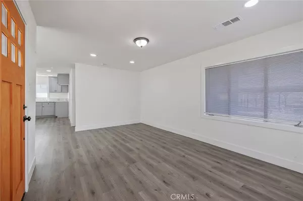 Porterville, CA 93257,27921 Worth DR