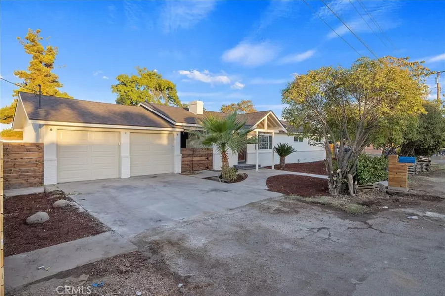 711 Rose LN, Porterville, CA 93257